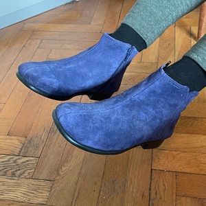 Aerosoles blue suede ankle booties- size 7 women’s